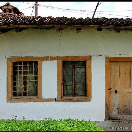 Bed and Breakfast Bujtina Zhaveli Gjakova Esterno foto